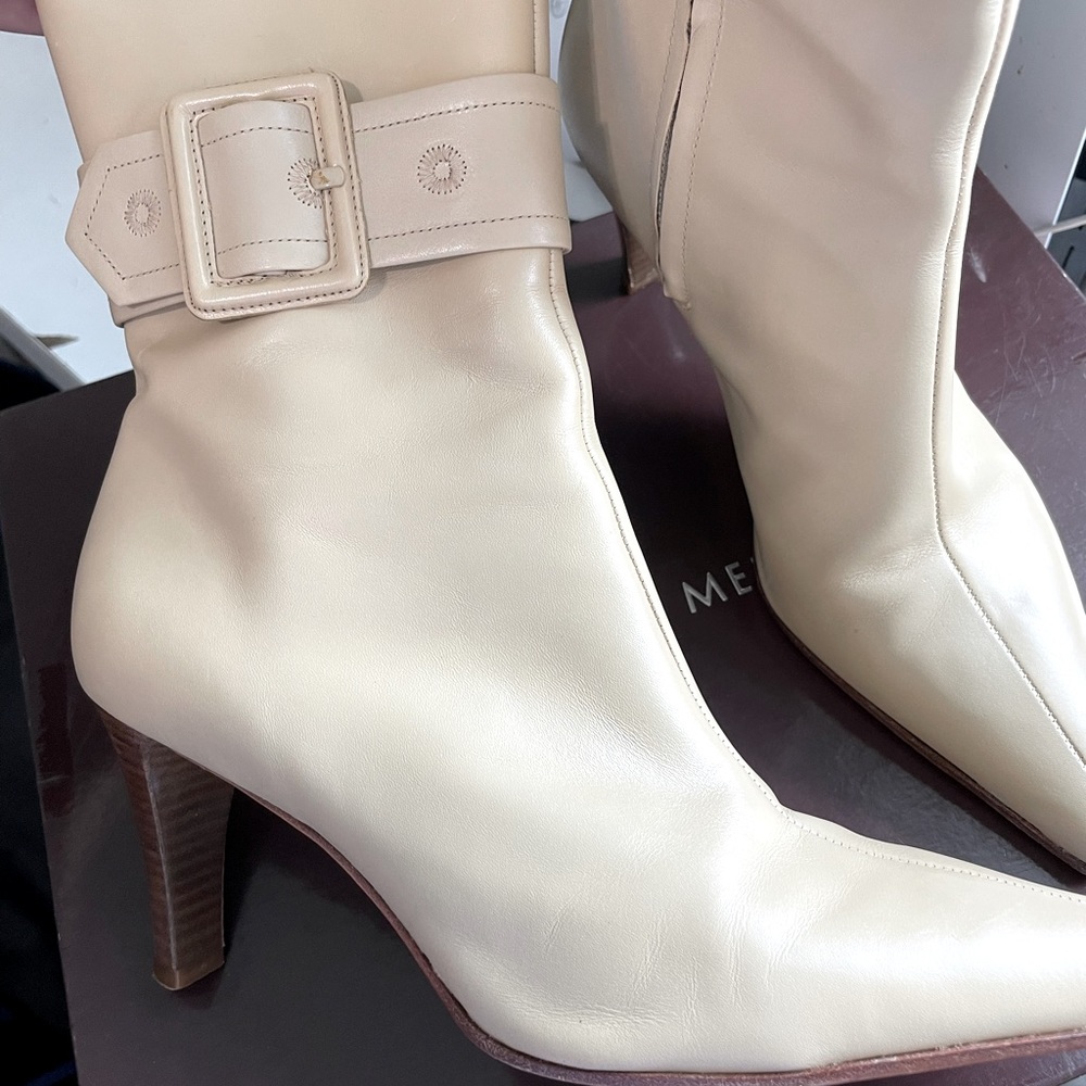 * SOLD * Pointed Toe heeled boots